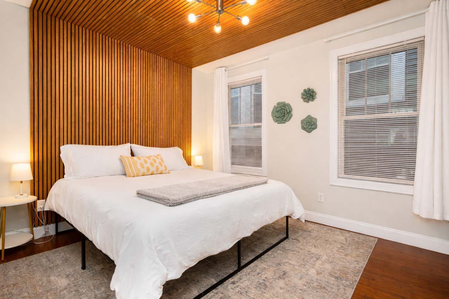 2 habitaciones, escritorio, tabla de planchar con plancha y wifi gratis 