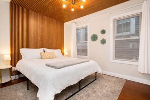 2 bedrooms, desk, iron/ironing board, free WiFi