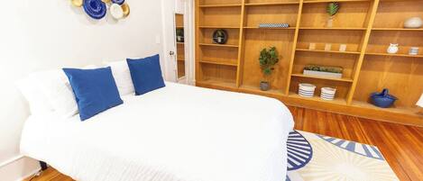 2 bedrooms, desk, iron/ironing board, free WiFi