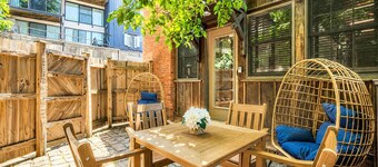 Jennifer’s Historic Riverfront Loft Private Patio