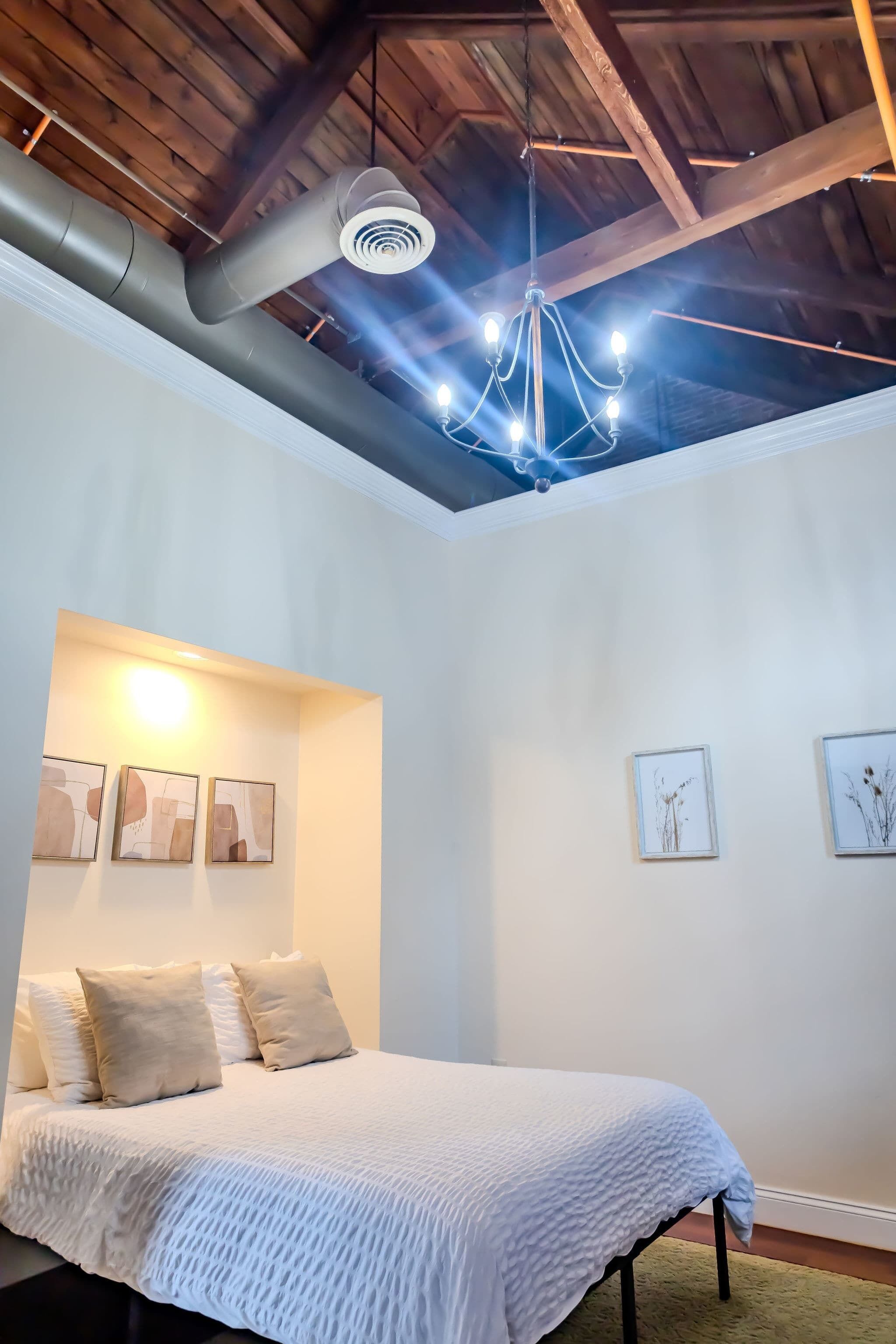 2 bedrooms, desk, iron/ironing board, free WiFi