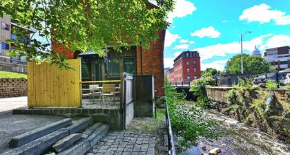 Jennifer’s Historic Riverfront Loft Private Patio