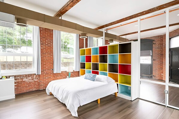 1 bedroom, desk, iron/ironing board, free WiFi