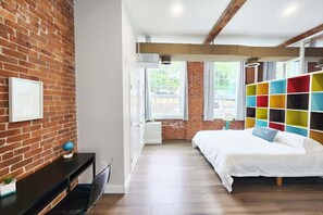 1 habitación, escritorio, tabla de planchar con plancha y wifi gratis 