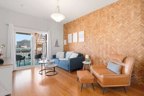 Smart TV, ping pong, offices