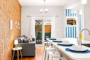 Interior - Jennifer’s Stylish Apt Private Deck Backyard Oasis (Providence)