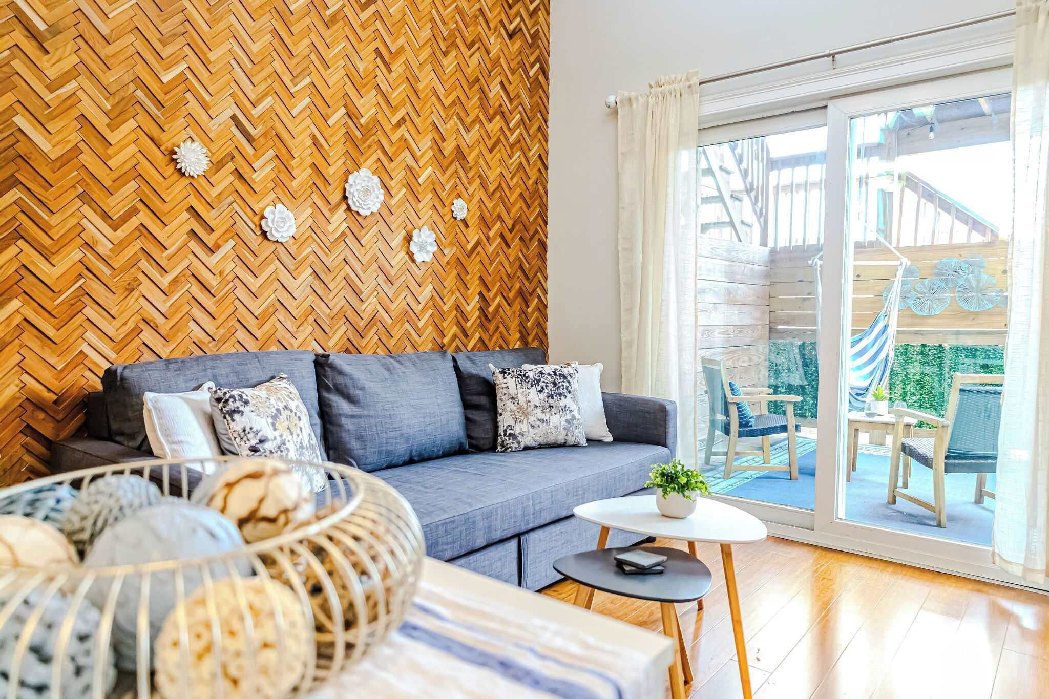 TV connectée, table de tennis de table, espaces bureaux