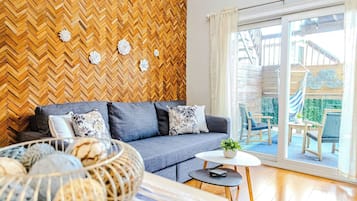 TV connectée, table de tennis de table, espaces bureaux