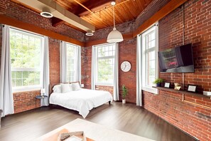 1 habitación, escritorio, tabla de planchar con plancha y wifi gratis