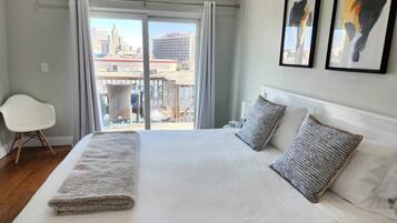 2 soverom, skrivebord, strykejern/-brett og wi-fi (inkludert)