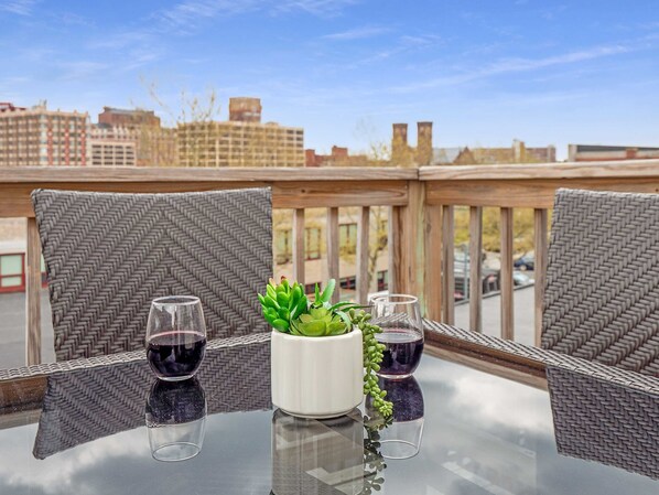 Outdoor dining - Jennifer's Penthouse Panoramic City View Apartment with Deck (Providence)
