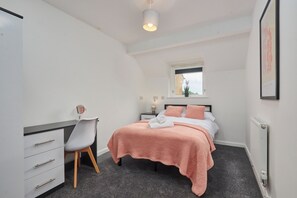 하우스 | 4 개의 침실, 책상, 다리미/다리미판, 무료 WiFi