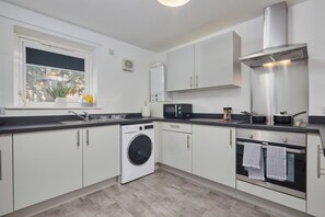 하우스 | 전용 주방 | 냉장고, 전자레인지, 오븐, 쿡탑