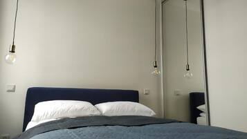 2 bedrooms, iron/ironing board, free WiFi, bed sheets