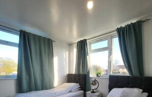 2 quartos, escrivaninha, Wi-Fi, roupa de cama