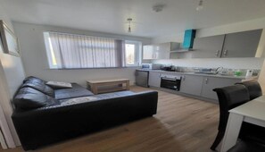 Smart TV - Escape, 2 Bedrooms Apartment (Patchway)