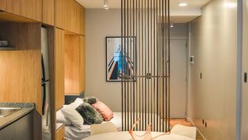 Apartment, Balcony, City View | Dining room