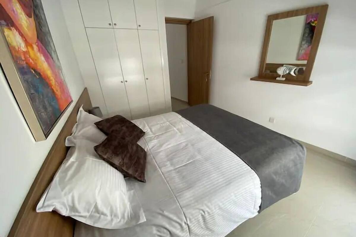 1 bedroom, in-room safe, iron/ironing board, free WiFi