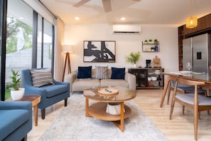 Smart TV, fireplace, table tennis