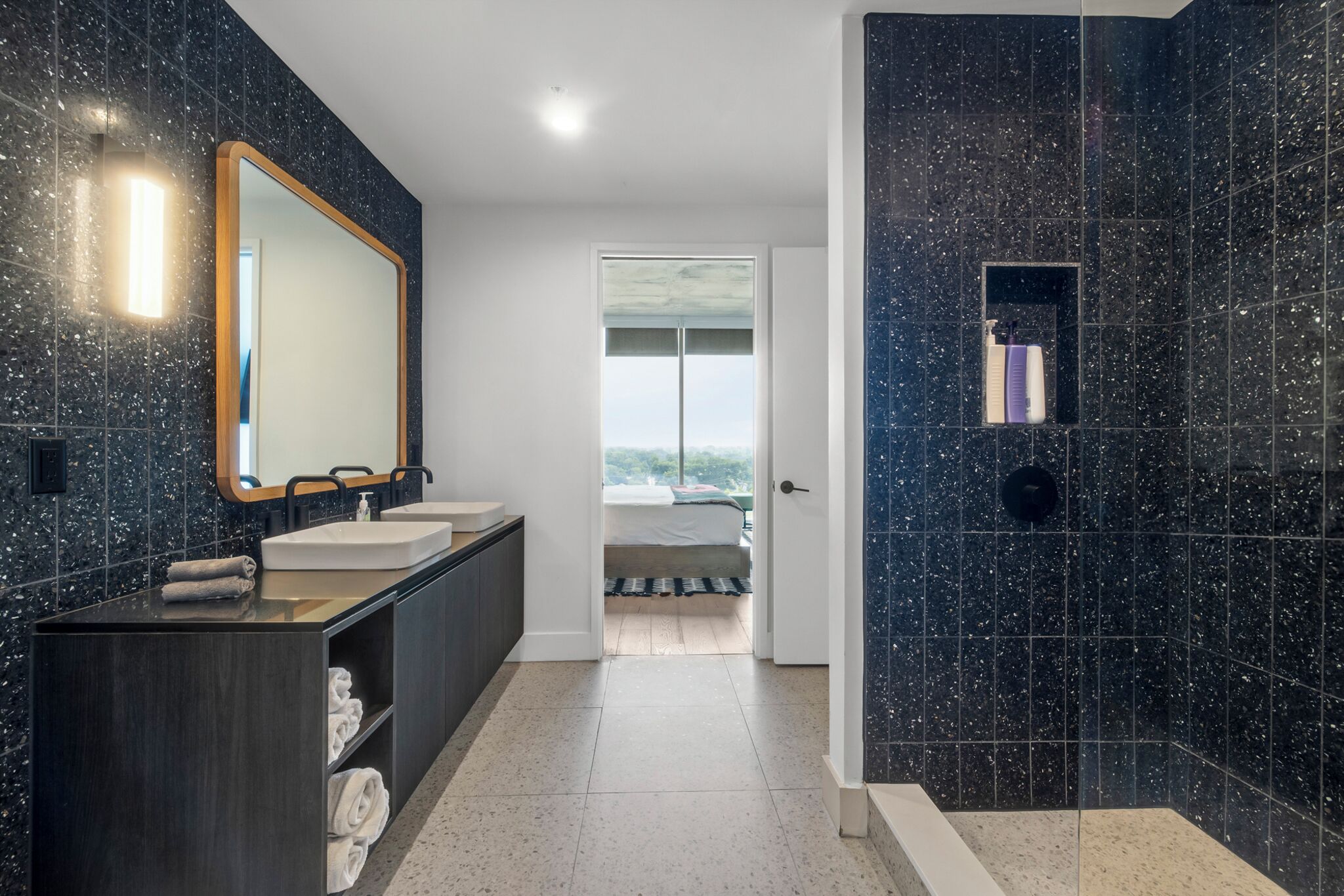 Condo, 1 King Bed with Sofa bed, City View | Bathroom