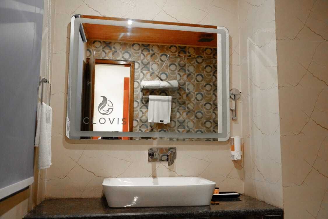 Basic Double or Twin Room, Balcony, Mountain View | Bathroom | Towels, soap, shampoo, toilet paper