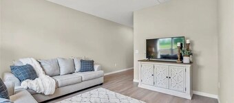 Central Cedar Falls Townhome - Family Friendly!