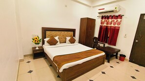Deluxe Double Room, City View | 1 bedroom