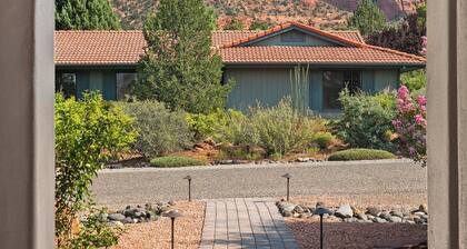 Zentopia - Newly Remodeled Luxury 4 Bedroom Paradise close to Everything