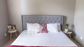 Comfort Double Room, 1 King Bed, Non Smoking, Private Bathroom | Free WiFi