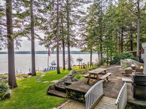 Outdoor dining - Sebago Lake Direct Waterfront 3bed 2bath with Sandy Beach, Mooring and Boat Dock (Raymond)