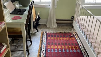 1 多间卧室、旅行婴儿床、免费 WiFi、床单