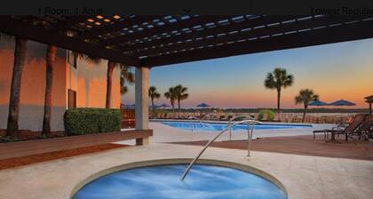 Charming 2-bedroom hotel suites in brilliant Hilton Head Island with WiFi, AC