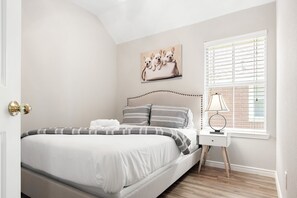 3 habitaciones, tabla de planchar con plancha y wifi gratis 