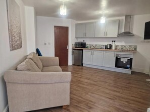 Interior - Central Suite, 3 Single Beds (Patchway)