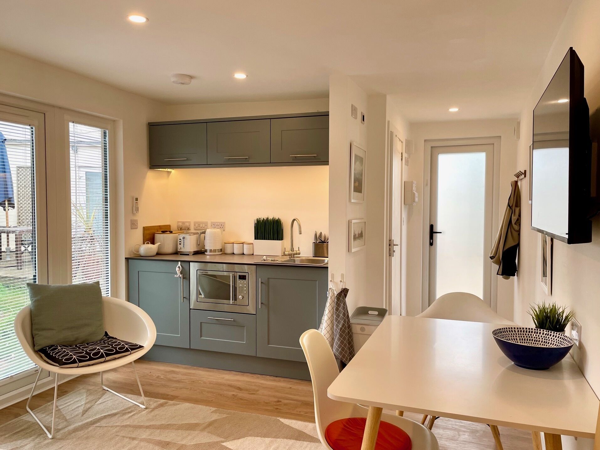 Living Room / Lounge