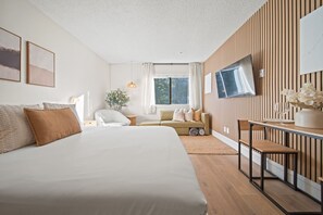 Iron/ironing board, free WiFi, bed sheets