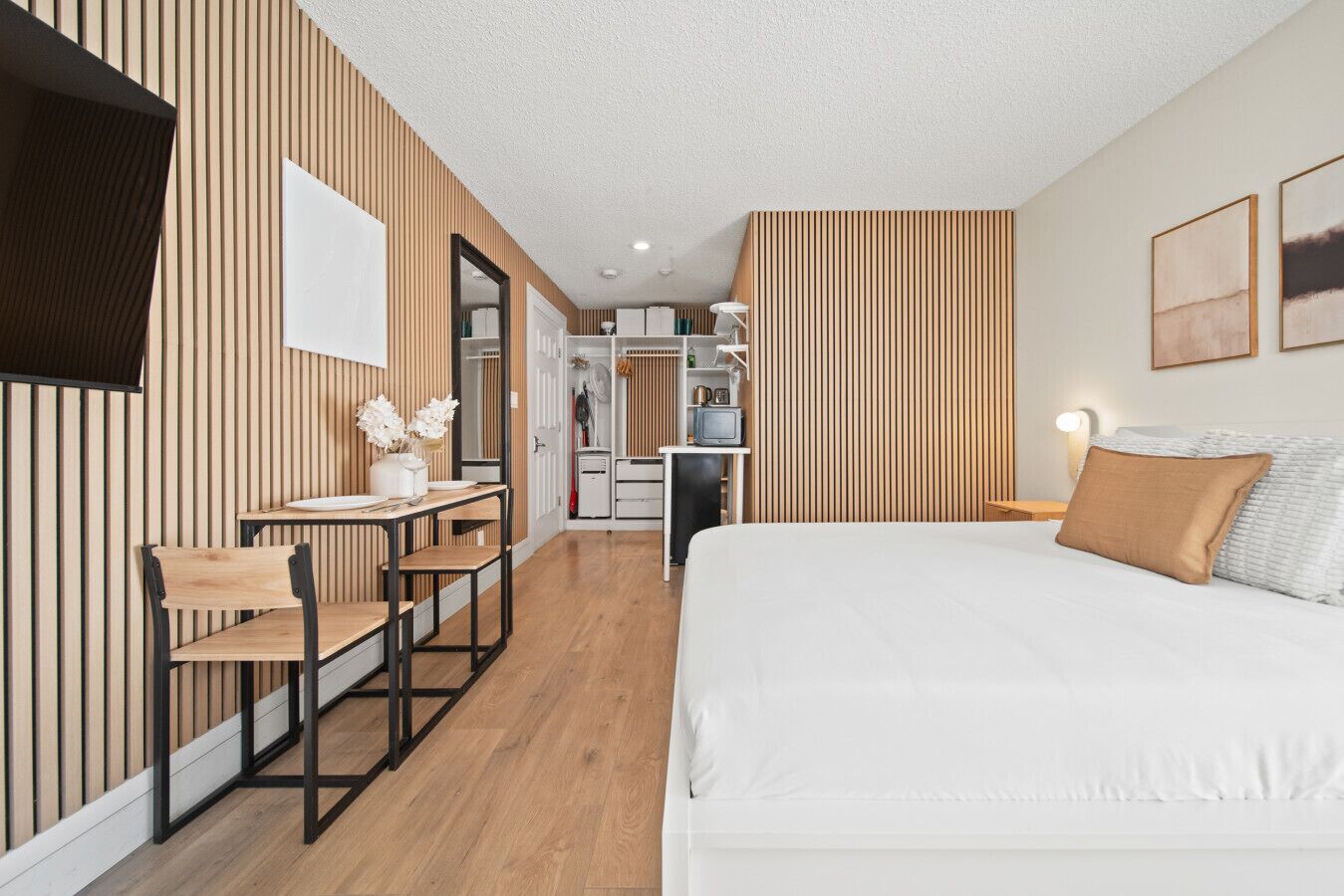 Iron/ironing board, free WiFi, bed sheets