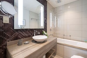 Hårtørrer, håndklæder, Sæbe, Shampoo