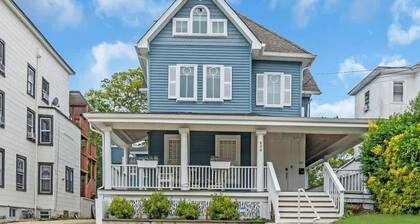 Spacious 4BR Duplex · 5 Blks 2 Beach · Badges Incl