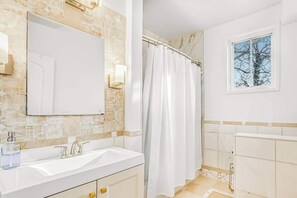 Douche, sèche-cheveux