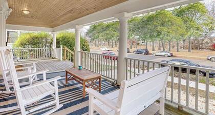 Spacious 4BR Duplex · 5 Blks 2 Beach · Badges Incl