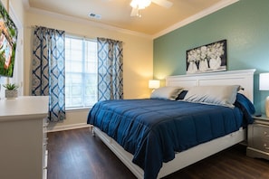 3 slaapkamers, een bureau, wifi, beddengoed