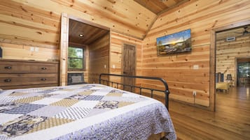 6 bedrooms, desk, iron/ironing board, travel crib