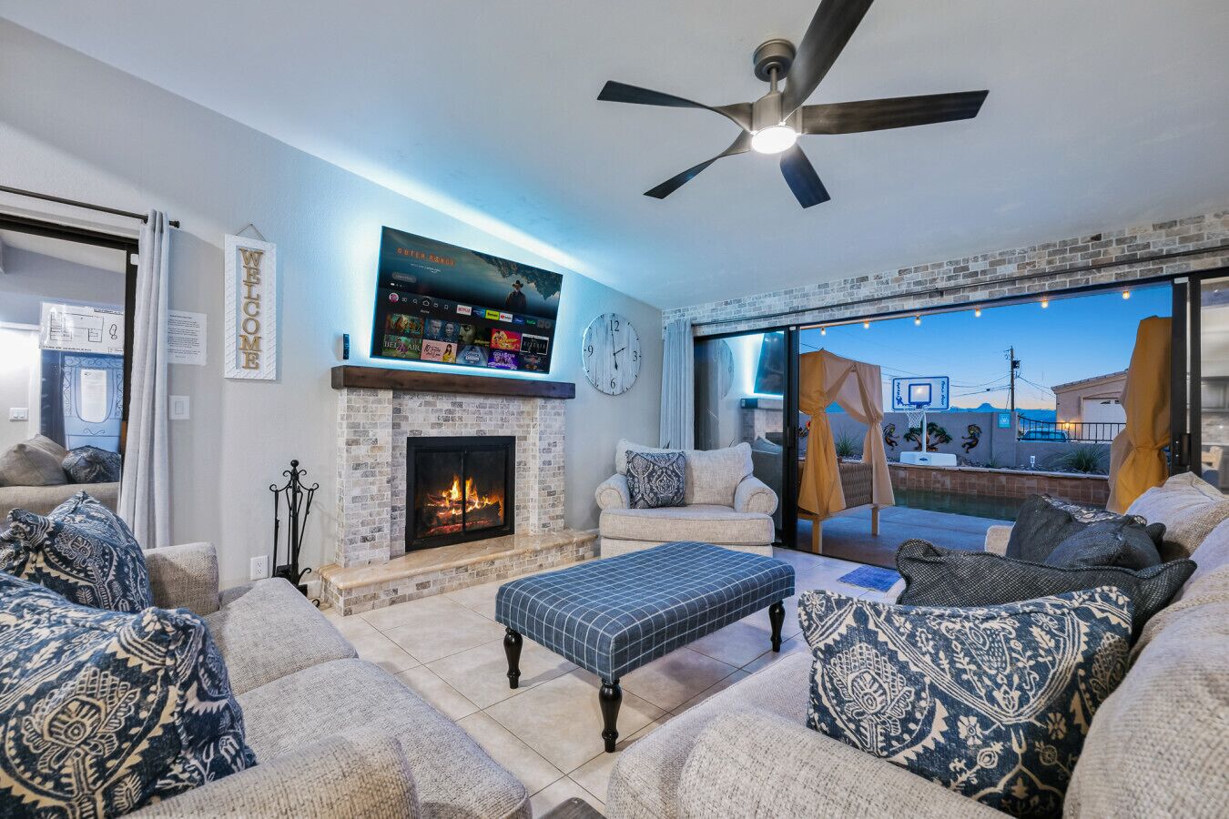 تلفزيون، مدفأة، ألعاب فيديو، تنس طاولة