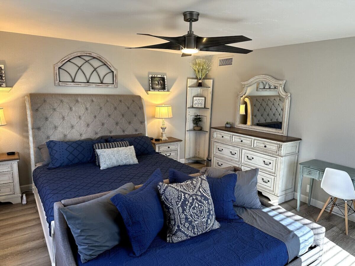 8 عدّة غرف نوم ومكتب ومكواة/لوح كي وواي فاي