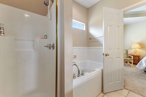 Shower, jetted bath, hair dryer, towels