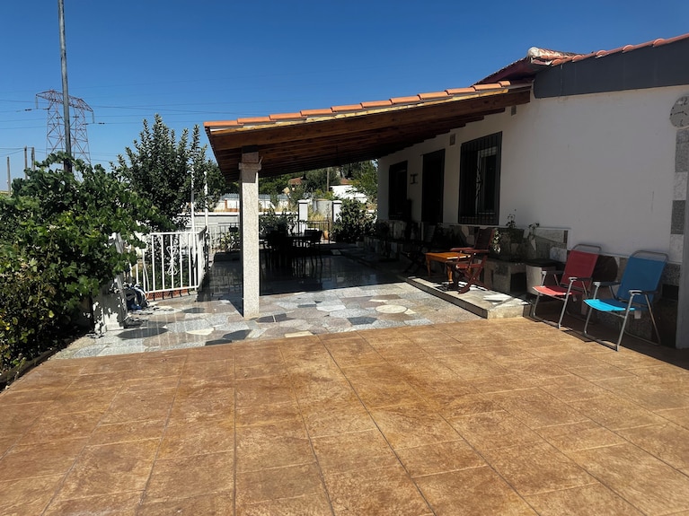 House With Plot - Villamayor