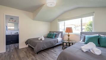 5 bedrooms, WiFi, bed sheets