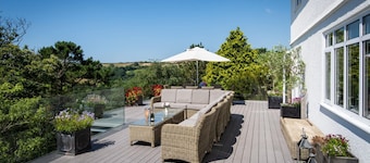 Verre de Mer - a house that sleeps 6 guests in 3 bedrooms