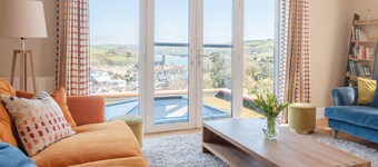 Clementine - a house that sleeps 6 guests in 3 bedrooms